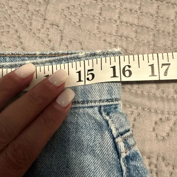 Everlane Denim Mini Skirt Distressed Light wash women’s size 29. EUC - Picture 9 of 10